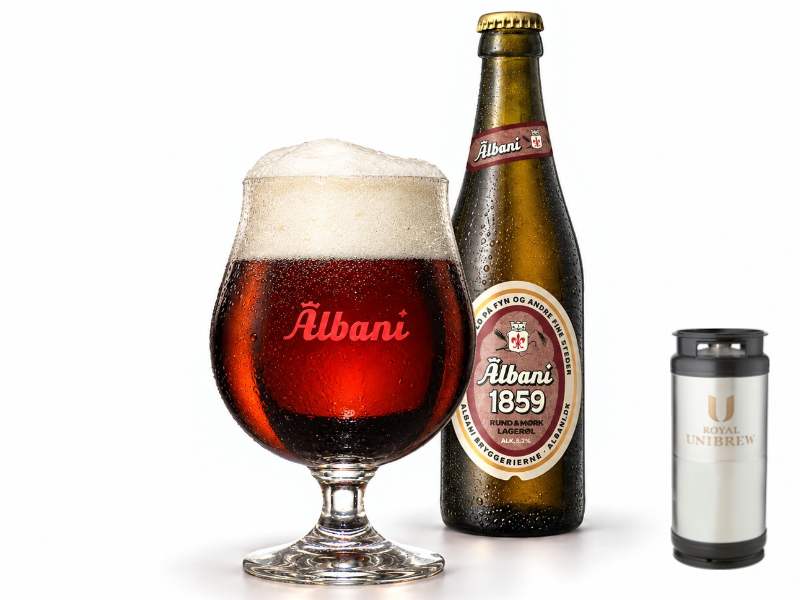 Albani 1859 mørk lagerøl i glas med flaske og 20 liters fustage
