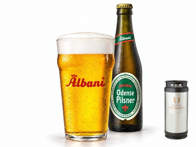 Albani Odense Pilsner i glas med flaske og 20 liters fustage