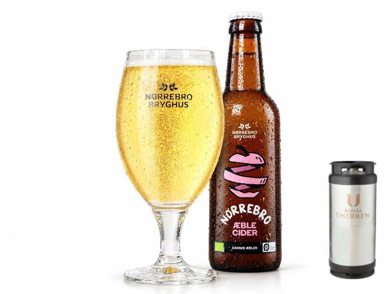 Nørrebro Bryghus Æble Cider i glas med flaske og 20 liters fustage