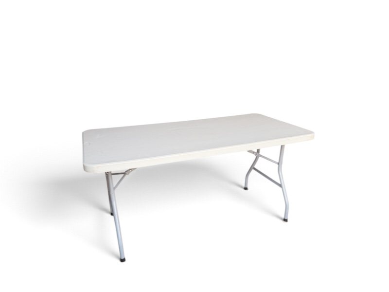 Hvidt klapbord i plast 150 x 80 cm til fire personer â til leje