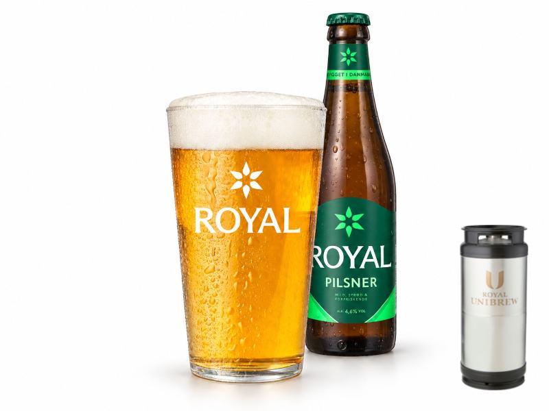 Royal Pilsner i glas med flaske og 20 liters fustage